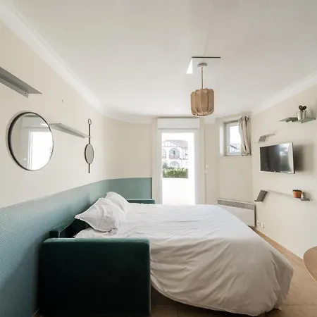 Chateau D'acotz - Avec Piscine A 300m Des Plages & Ocean 아파트호텔