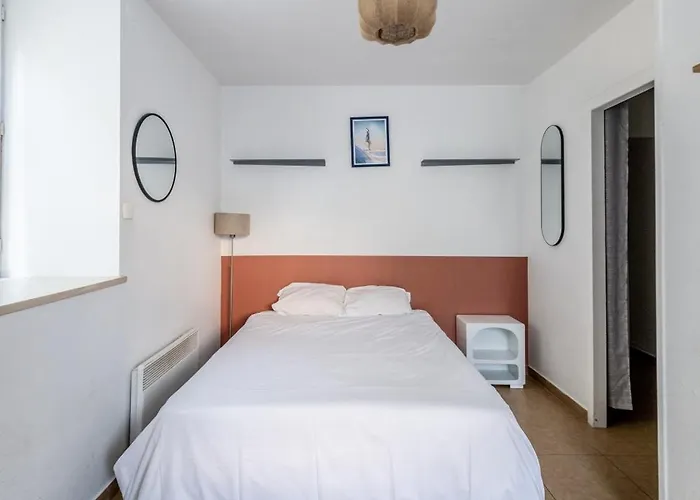 Apart-hotel Résidence Château D'acotz - Avec Piscine à 300m Des Plages&océan 3*