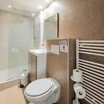 Aparthotel Chateau D'acotz - Avec Piscine A 300m Des Plages & Ocean 3*