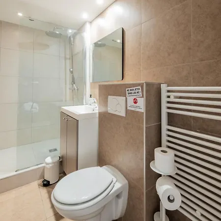 Aparthotel Chateau D'acotz - Avec Piscine A 300m Des Plages & Ocean 3*