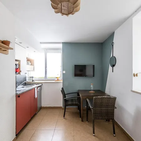 Chateau D'acotz - Avec Piscine A 300m Des Plages & Ocean Aparthotel Saint-Jean-de-Luz