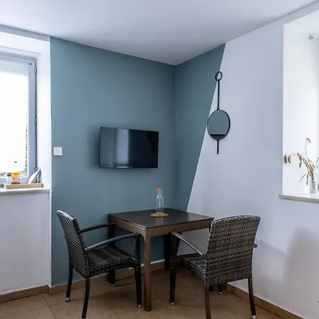 Chateau D'acotz - Avec Piscine A 300m Des Plages & Ocean Aparthotel Saint-Jean-de-Luz