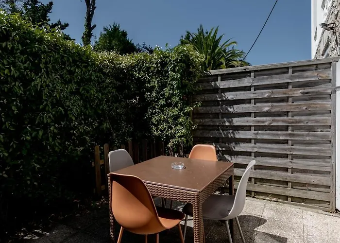 Chateau D'acotz - Avec Piscine A 300m Des Plages & Ocean Lägenhetshotell 3*